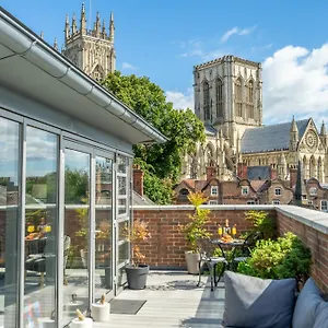 11 Stonegate Court Apartment York